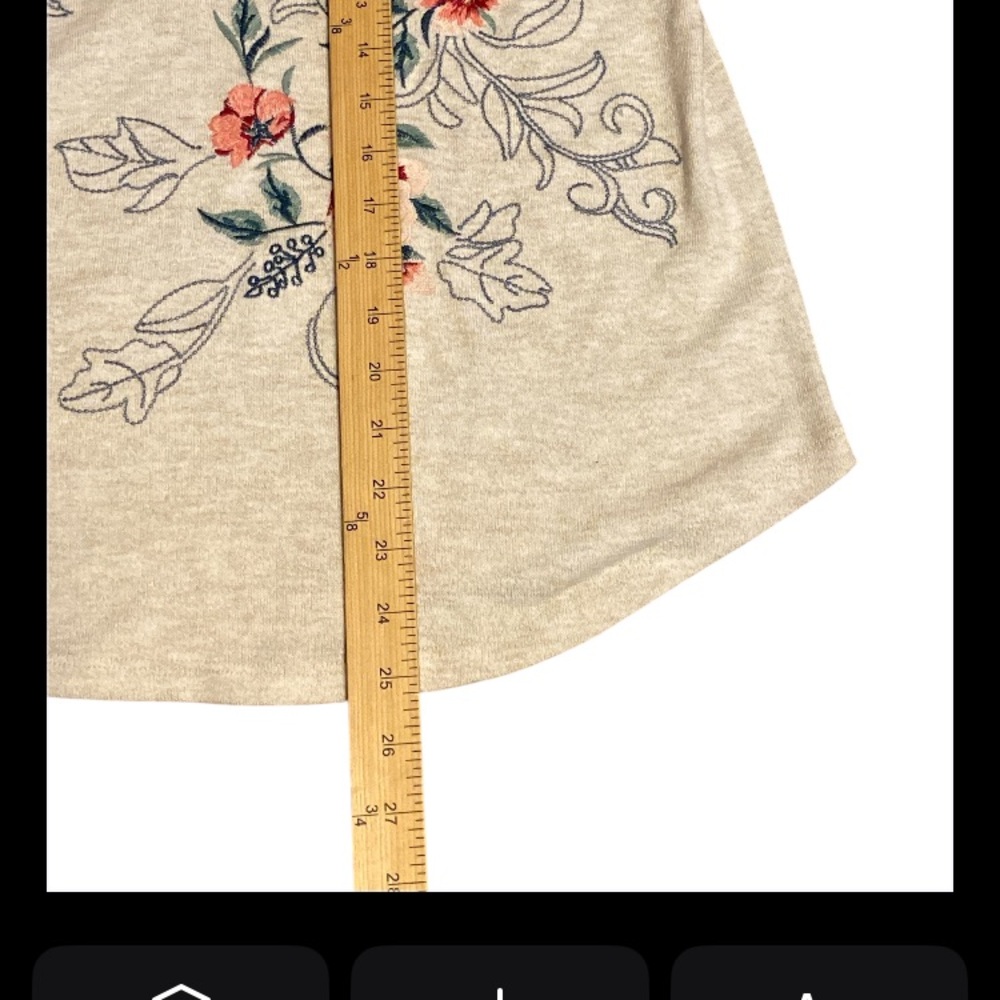 Women's Cream lightweight Sweater - Picture 5 of 12